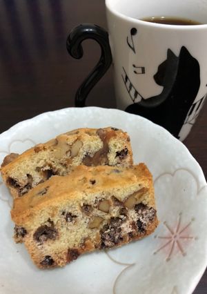 Una foto de Pastel de chocolate y nuez Japonés PAUND-cake 🇫🇷🇺🇾🇯🇵チョコとナッツのパウンドケーキ