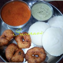 A picture of Idli Vada Chutney Sambhar.