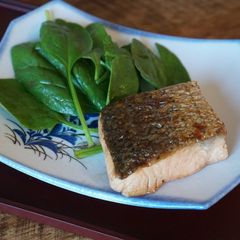 A picture of Salmon Yakizuke (Teriyaki) - Japanese style.