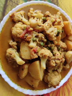 ফুলকপির ডালনা (phulkopir dalna recipe in Bengali) রেসিপির প্রধান ছবি