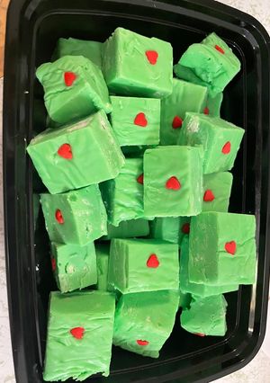A picture of Grinch fudge.
