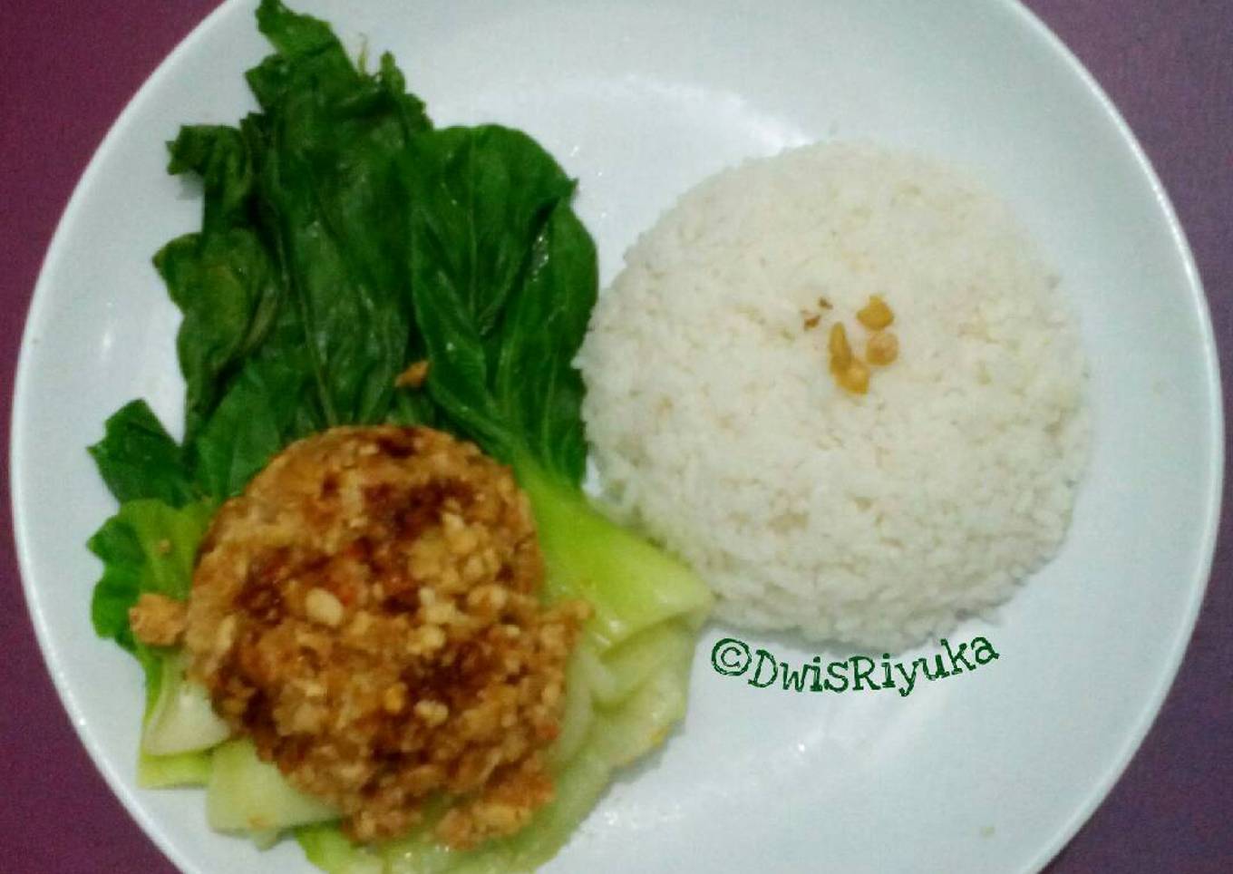 Nasi Sawi Pokcoy Rebus dan Sambel Tempe Geprek