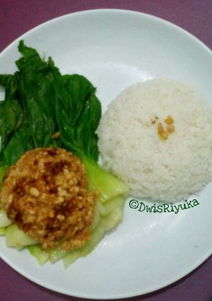 Foto resep Nasi Sawi Pokcoy Rebus dan Sambel Tempe Geprek