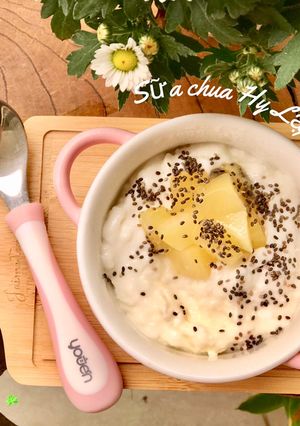 Hình của món Sữa chua Hy Lạp mix kiwi hạt chia.