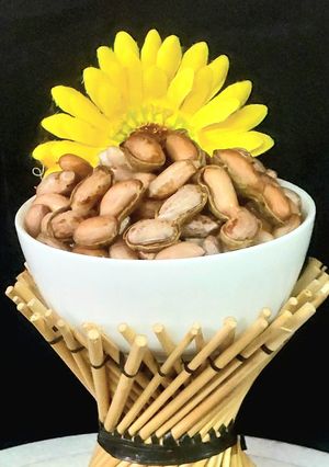 A picture of Boiled fresh ground nuts (PEANUTS).
