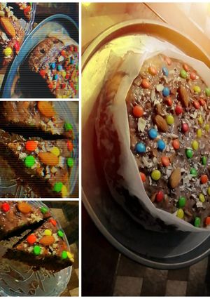 A picture of Chocolate bunty cake🎂.