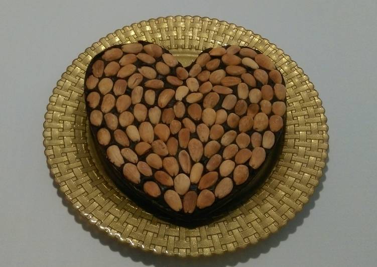 Turrón de chocolate con jengibre, limón y almendras