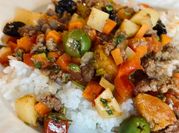 Una foto de picadillo de platano