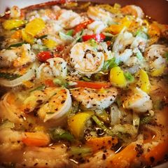 A picture of Garlic Shrimp Stir-Fry with Peppers & Onions.