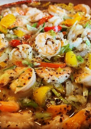 A picture of Garlic Shrimp Stir-Fry with Peppers & Onions.