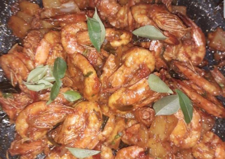 Step-by-Step Guide to Make Speedy Spicy king prawns fry