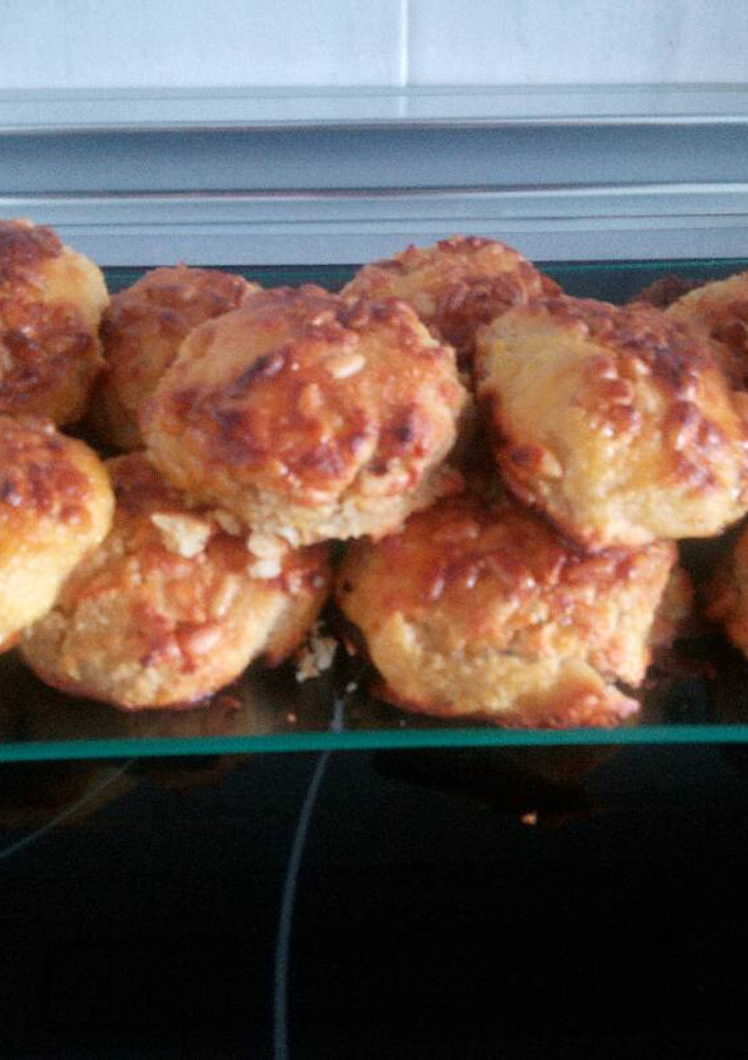 Una foto de Empiñonada o Panellets