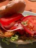 Hamburguesas y Crestas de Pollo