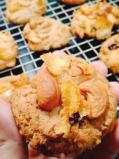 รูปของ คุกกี้รวมมิตร(คอนเฟลก,ลูกเกด,เม็ดมะม่วงหิมพานต์)