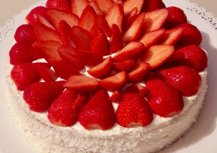 Torta panna e fragole