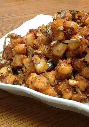 Foto resep Sambal goreng balado kentang dan ikan teri..TASTY
