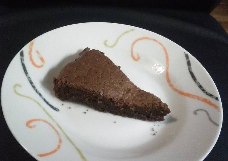 Voici la recette Gâteau au chocolat extra-moelleux à la maison