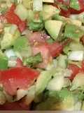 Ensalada de apio, palta y tomate