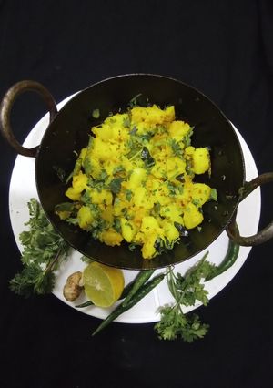 A picture of Aloo sabji.