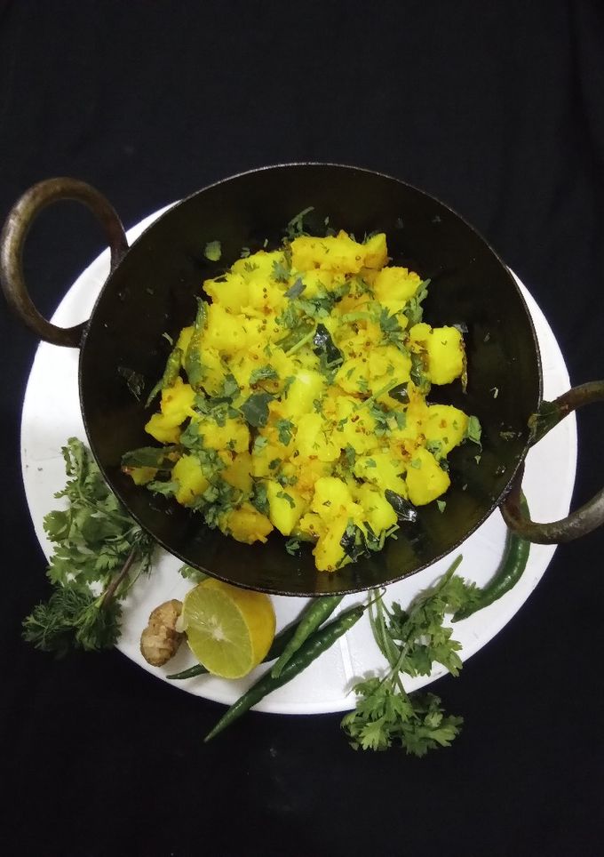 A picture of Aloo sabji.