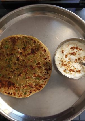 A picture of Matar paneer paratha.
