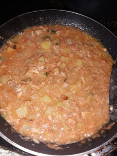 Una foto de Atún guisado con papas