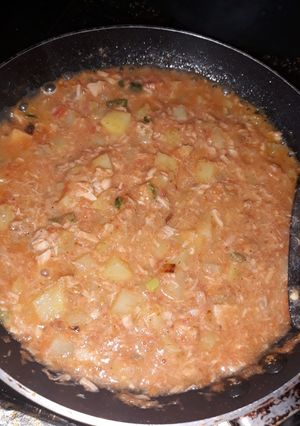 Una foto de Atún guisado con papas