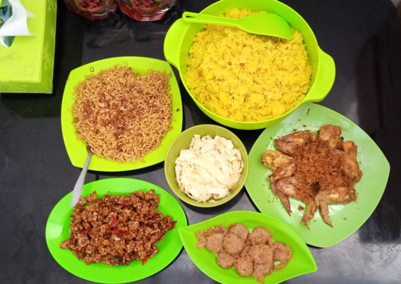 Nasi Kuning Komplit