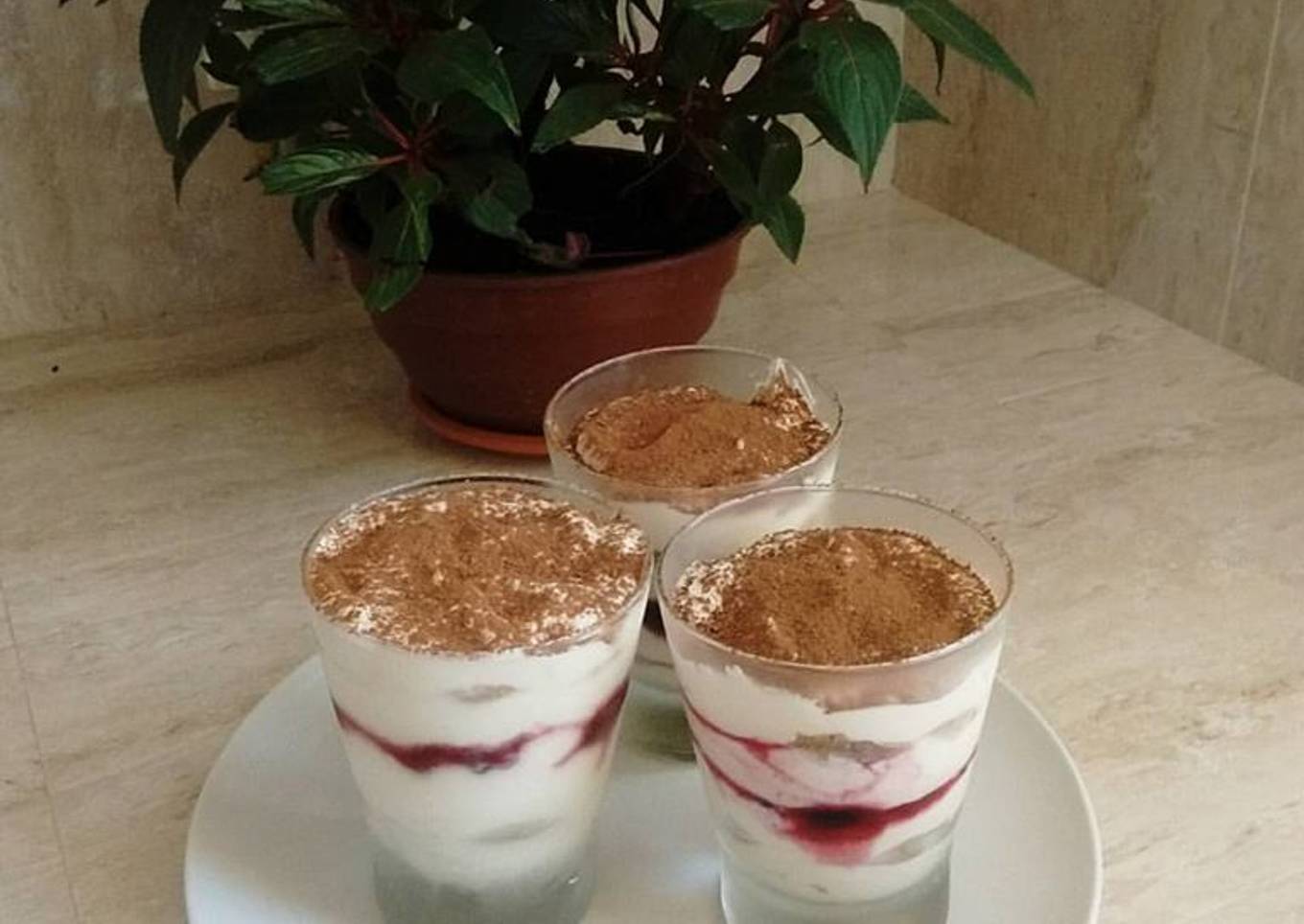 Tiramisu de frutos rojos