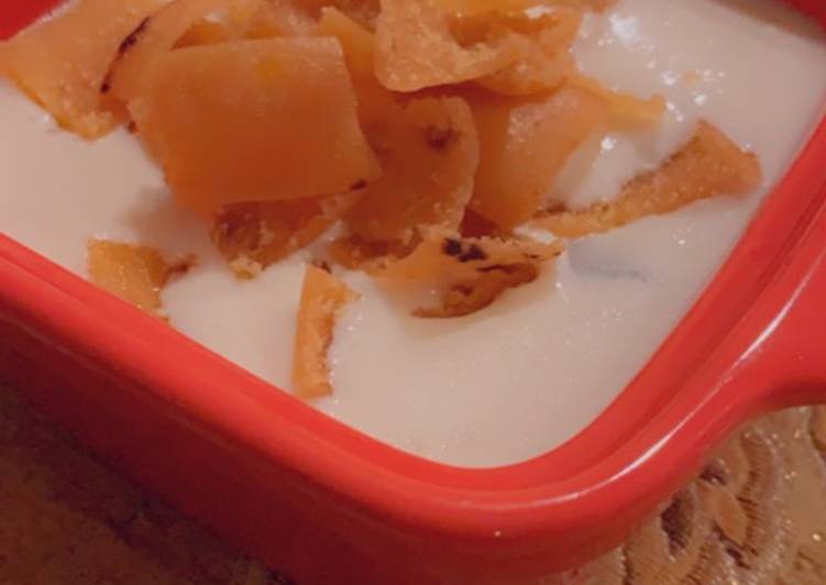 شوربة الفطر والدجاج بالكريمة