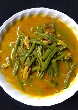 কচি ডাটার ঝোল রেসিপির প্রধান ছবি