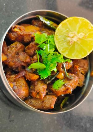 கறி ஈரல் உப்பு மிளகு கறி (Kari earal uppu milagu kari recipe in tamil) செய்முறை முக்கிய புகைப்படம்