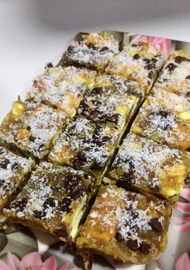 A picture of Dates Marie biscuit delight.