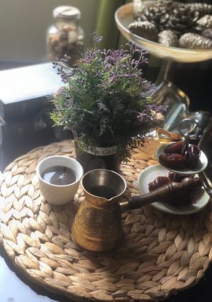 صورة لوصفة قهوة بالهيل والقرفة