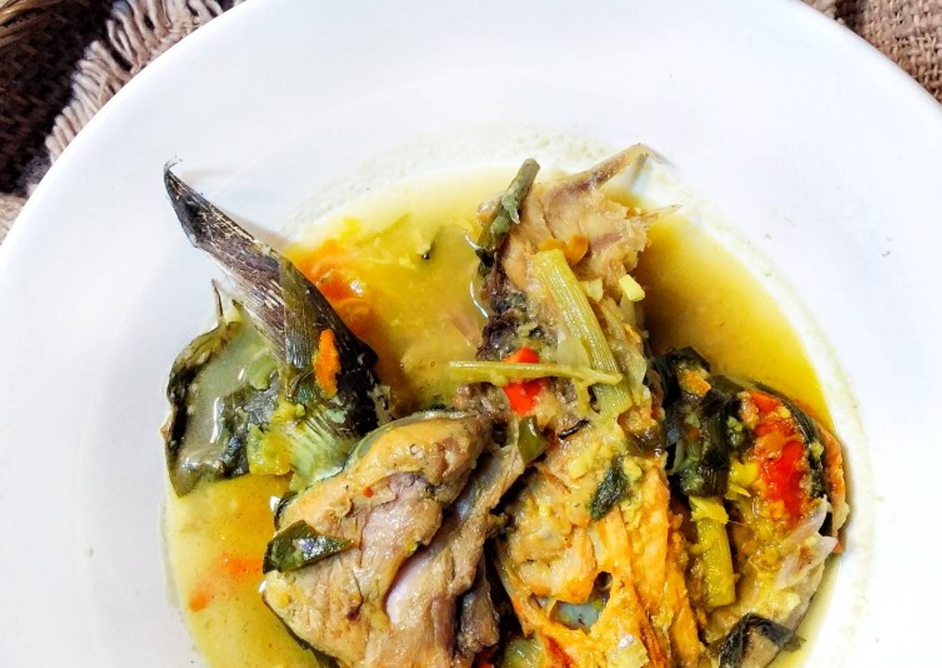 Kepala Ikan Bumbu Kuning