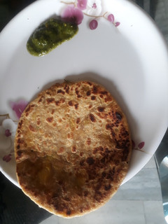 अचारी आलू का पराठा (achari aloo ka paratha recipe in Hindi) रेसिपी मुख्य फोटो