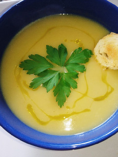 Una foto de Sopa crema de papa y puerro