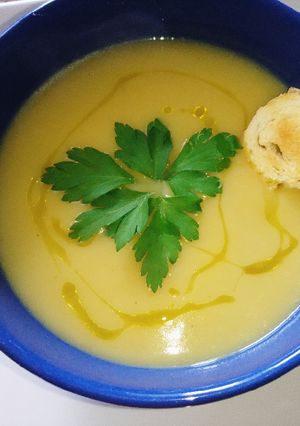 Una foto de Sopa crema de papa y puerro