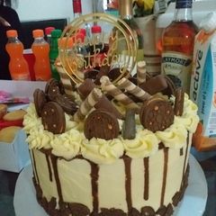 A picture of Royal icing drip.