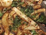 ગાર્લિક પોટેટો વેજીસ (Garlic Potato Wedges Recipe In Gujarati)