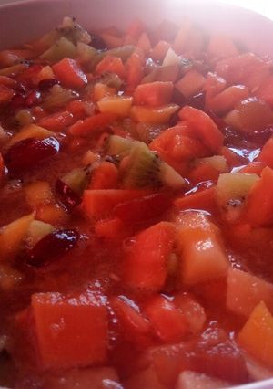 Una foto de Ensalada de fruta tropical