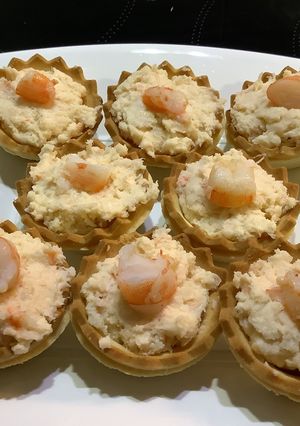 Una foto de Volovanes de Mousse de Langostinos al ajillo