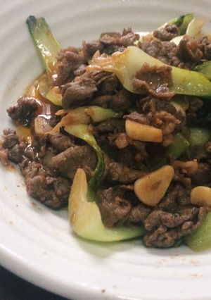 沙茶牛肉炒青江菜 的食譜成品照片