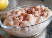 Una foto de postres con leche de coco