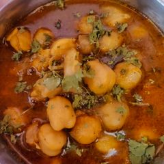 A picture of Chole Chickpeas.