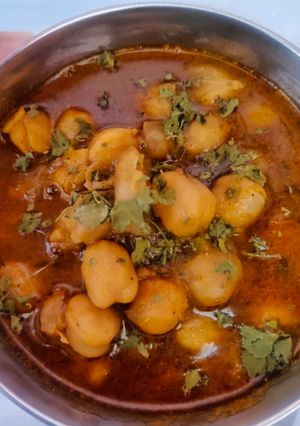 A picture of Chole Chickpeas.