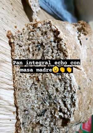 Una foto de Pan integral con masa madre