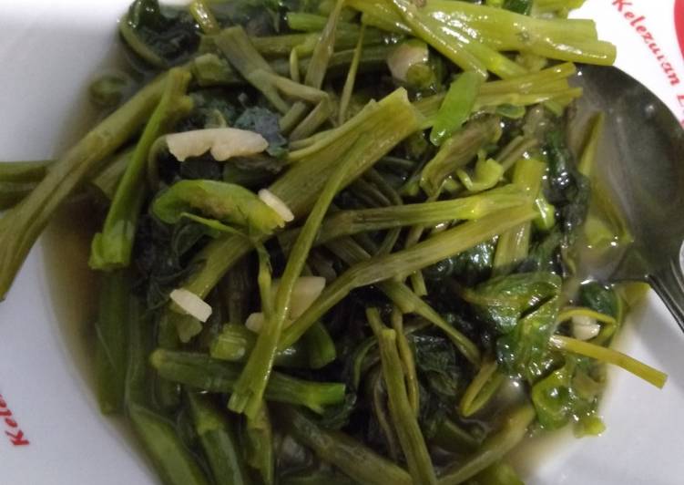 Resep Tumis Kangkung Super Simpel oleh Rosanti Cookpad