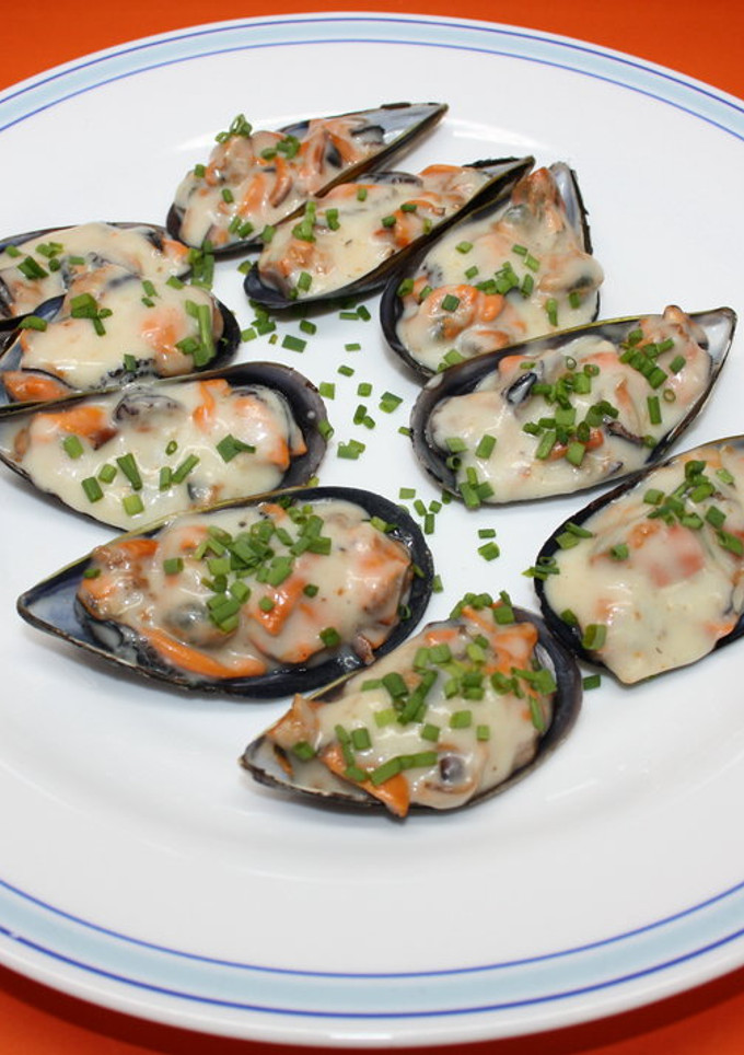 Una foto de Mejillones rellenos con bechamel