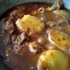 A picture of Chicken curry.